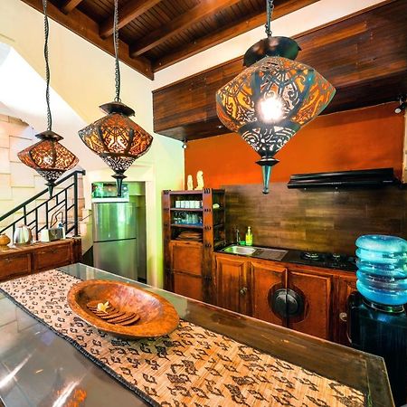 De Cinta Villa - Kuta - 5 Bedrooms - Heart Of Kuta מראה חיצוני תמונה