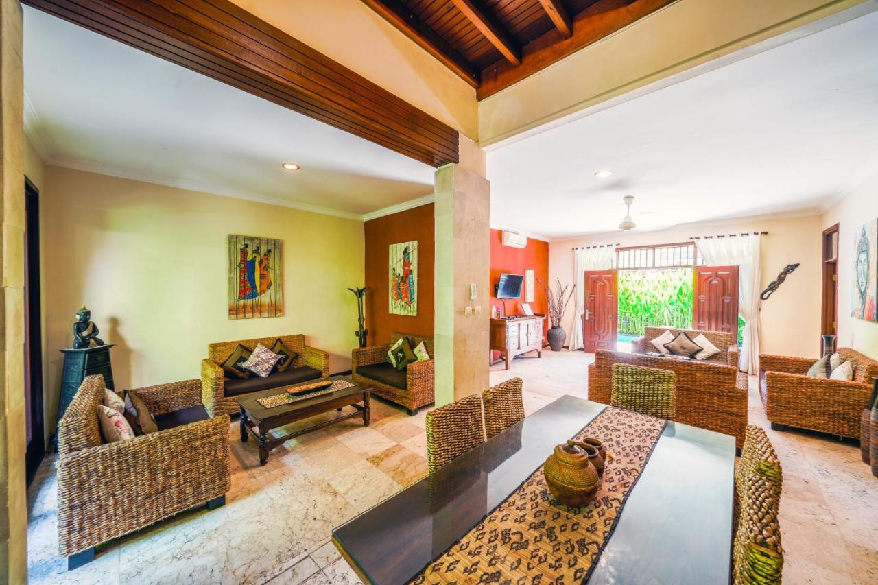 De Cinta Villa - Kuta - 5 Bedrooms - Heart Of Kuta מראה חיצוני תמונה