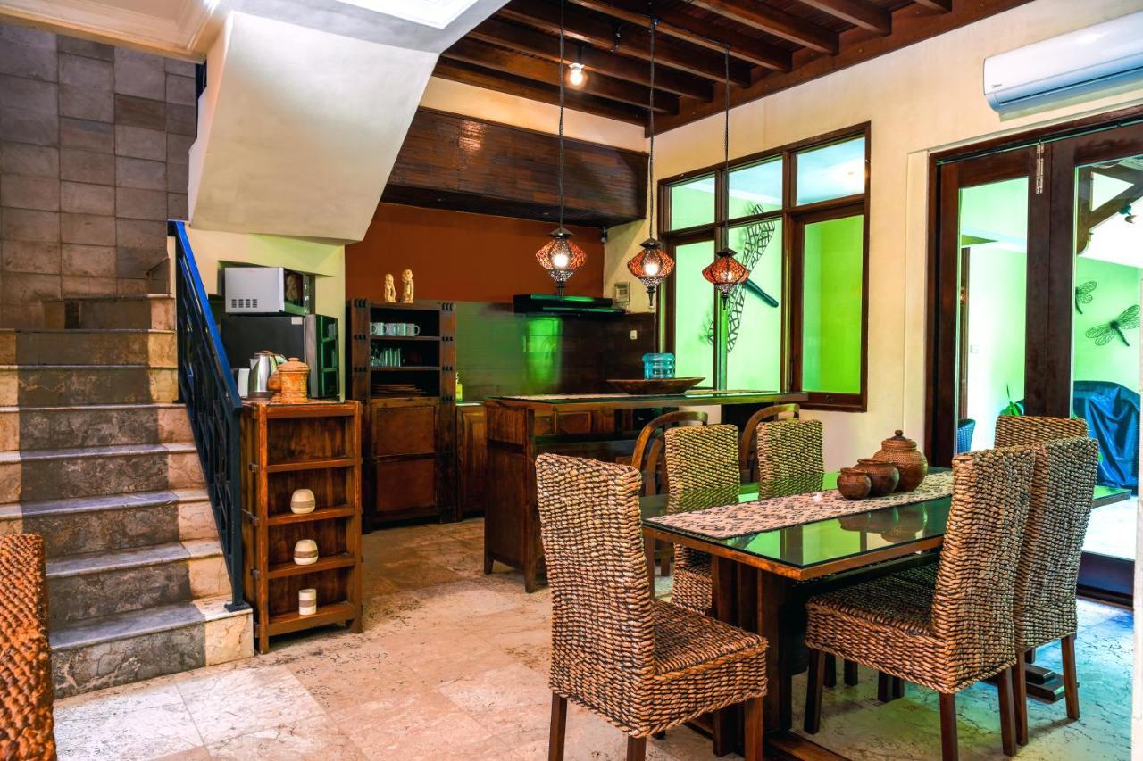 De Cinta Villa - Kuta - 5 Bedrooms - Heart Of Kuta מראה חיצוני תמונה