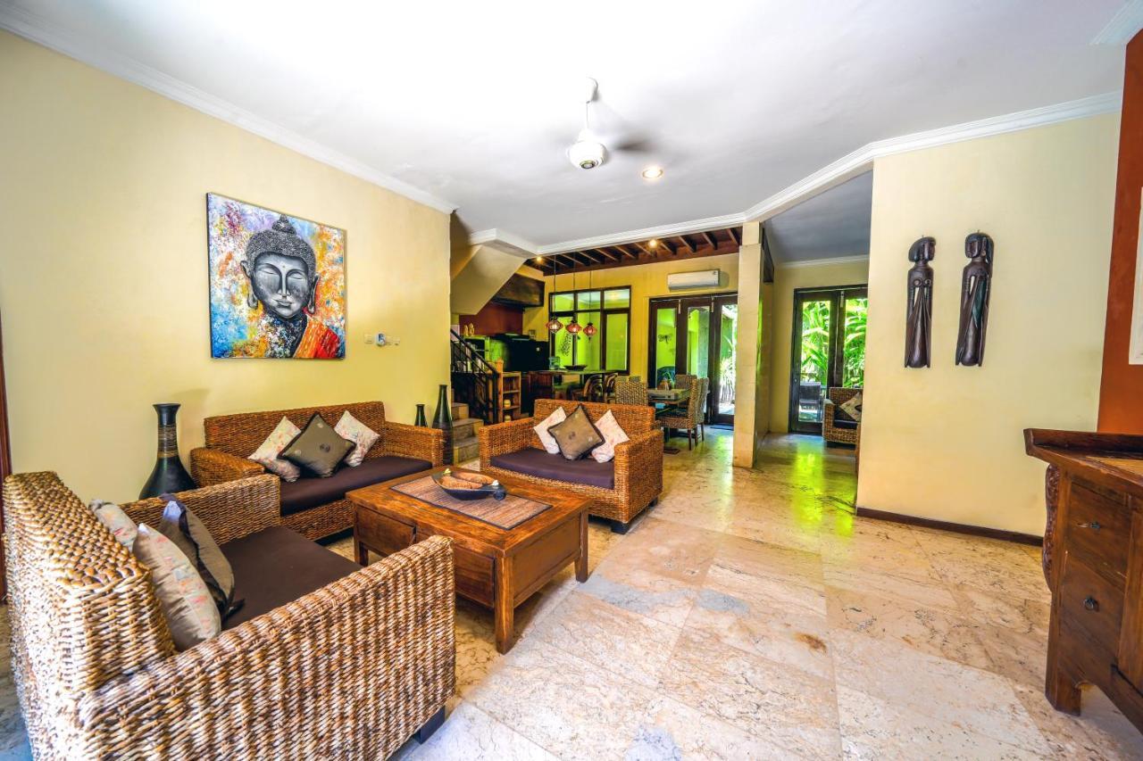 De Cinta Villa - Kuta - 5 Bedrooms - Heart Of Kuta מראה חיצוני תמונה