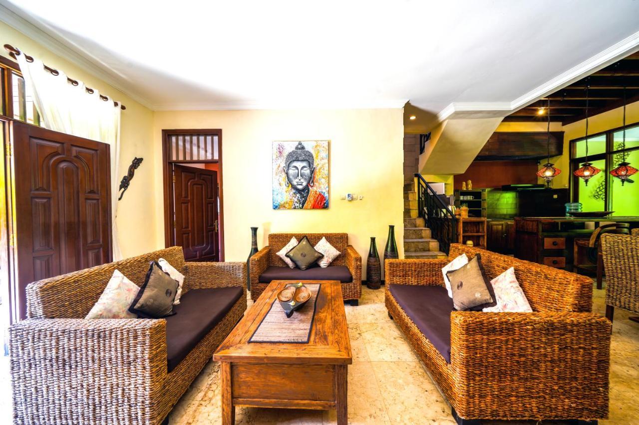 De Cinta Villa - Kuta - 5 Bedrooms - Heart Of Kuta מראה חיצוני תמונה